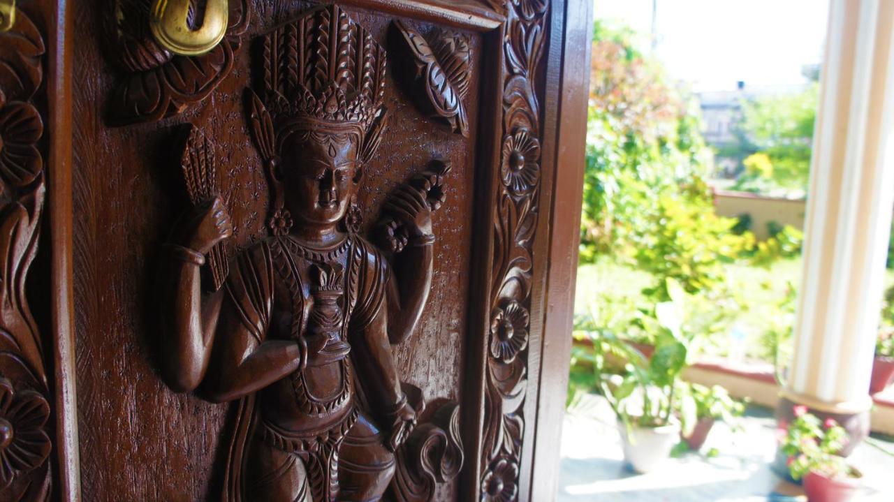 Hotel Diplomat Pokhara Exterior photo