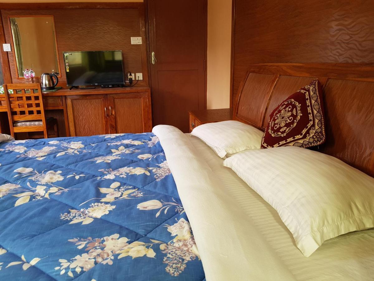 Hotel Diplomat Pokhara Exterior photo