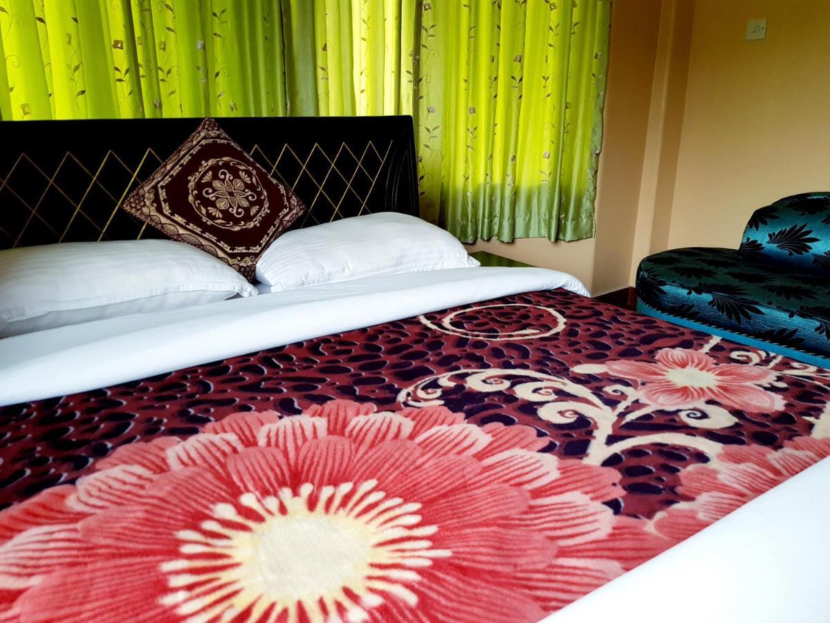 Hotel Diplomat Pokhara Exterior photo